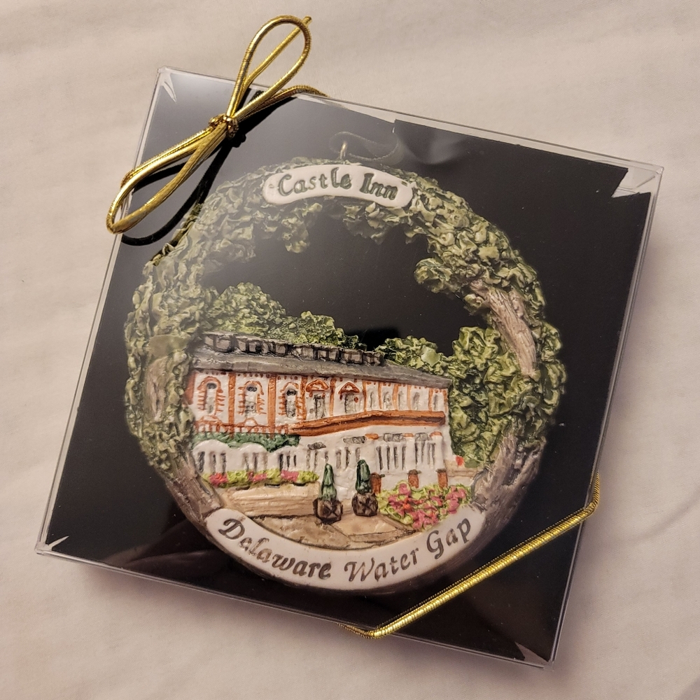 The Castle Inn AmeriScape Ornament. New Hand Made/Handcast/Hand Painted!